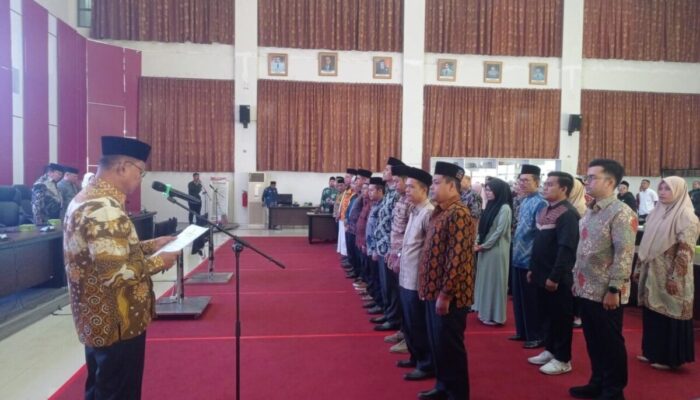 13 Pengurus UPZ Masjid se-Kota Padang Dikukuhkan