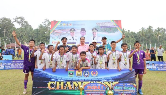 Kejurnas Sepak Bola KU-12 Pariaman Sukses, SSB Victory Puma Payakumbuah Sabet Gelar Juara