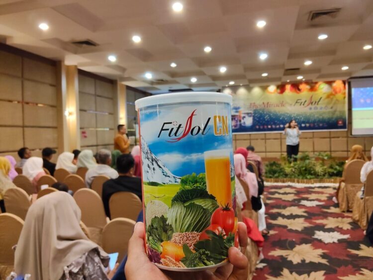 K Indonesia bersama Total Swiss kembali menggelar kegiatan bertajuk “The Miracle of Fitsol” di Hotel Pangeran Beach Kota Padang, Sabtu (11/10).FAUZI