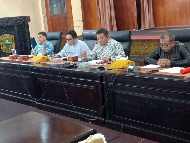 Pansus Danau Diatas minta OPD bertindak