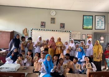 Bukan Sekedar Bermain, HelCare Ajak Anak SD Pasir Jambak Hidup Sehat