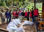 Pertamina IT Teluk Kabung Lakukan Restocking Ikan di Sungai Lubuk Hitam