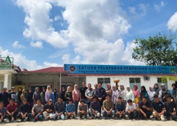 Murid SD Penerima Program MBG di Dharmasraya Berikan Surat Cinta