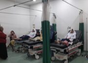 Diduga Karena MBG, Belasan Siswa Dilarikan ke RSUD Padang Panjang