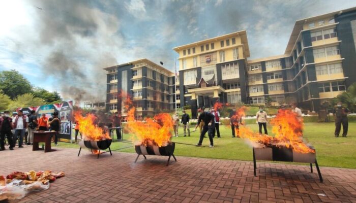 Ungkap Kasus per September, Polda Sumbar Musnahkan BB Narkotika Jenis Ganja dan Sabu