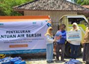 BSI Maslahat dan IIK BSI Region 8 Area Surabaya Raya Salurkan Bantuan Air Bersih untuk Warga Terdampak Kekeringan di Sampang