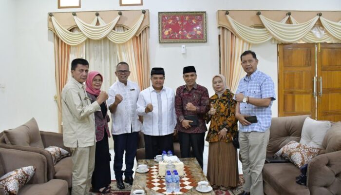 Bupati Agam Audiensi dengan Panitia Pengukuhan Jam Gadang 88