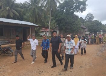 Wabup Pasbar Kunjungi Masyarakat Pinggiran, Serap Aspirasi dan Janjikan Ambulans