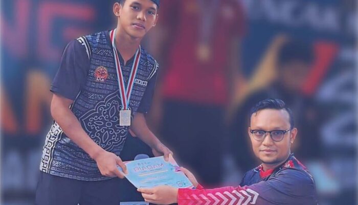 Bangga! Mahasiswa UM Sumatera Barat Raih Medali Perak di Kejuaraan Pencak Silat Dang Tuanku VI