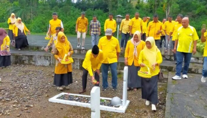 Golkar Pasaman Gelar Ziarah dan Tabur Bunga Peringati HUT ke-61