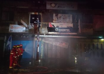 Ruko Terbakar di Belakang Plaza Andalas Padang, Satu Orang Tewas