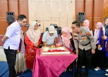 Kadinkes Agam Buka Bhakti Sosial Kesehatan Dalam Rangka HUT IDI ke-75