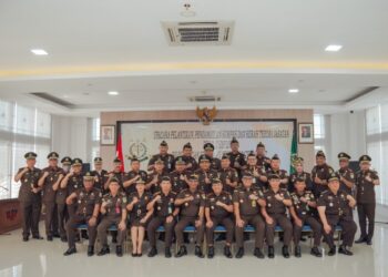 Kajati Sumbar Lantik Asisten, Koordinator, dan Para Kajari