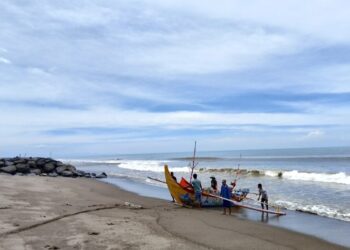 Setelah Badai Berlalu, Nelayan Ulakan Kembali Berlayar Menjemput Harapan