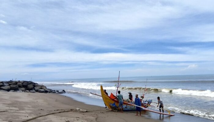 Setelah Badai Berlalu, Nelayan Ulakan Kembali Berlayar Menjemput Harapan