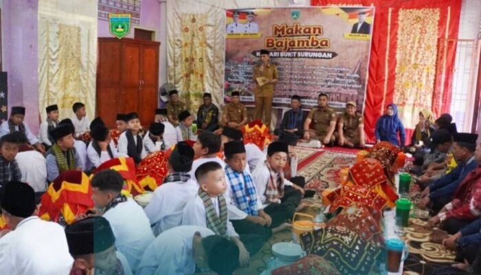 Lestarikan Budaya Minangkabau, Tiga SD di PPB Gelar Makan Bajamba