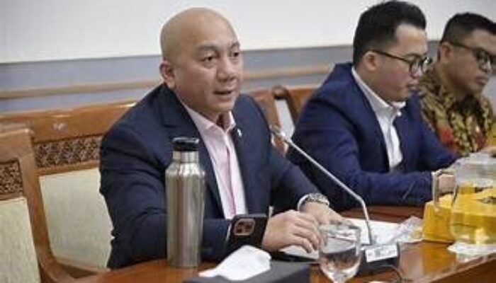 DPR Minta TNI Jangan Ragu Sikat Ormas Berlagak Preman