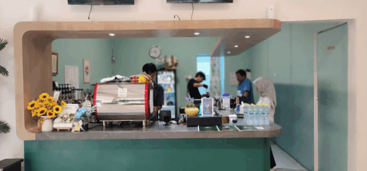 Geo’S Coffee di Jalan KH. Ahmad Dahlan No. 21 Alai Parak Kopi Padang. Tak hanya menyuguhkan makanan dan minuman lezat, tetapi juga menghadirkan suasana yang hangat serta menenangkan.RAMADHANA