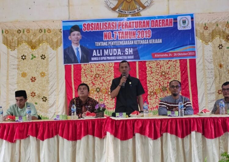 Ali Muda Sosialisasikan Perda Ketenagakerjaan di Nagari Bunuik.  IST