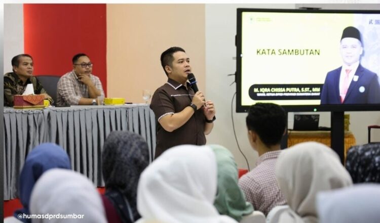 Wakil Ketua DPRD Sumbar, Iqra Chissa melaksanakan sosialisasi Peraturan Daerah (Perda) Nomor 16 Tahun 2019 tentang Pemberdayaan dan Perlindungan Koperasi dan Usaha Kecil di Kota Padang. IST