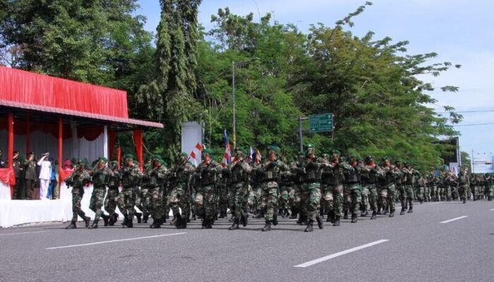 Upacara HUT ke-80 TNI, Gemuruh Parade dan Pesan Kemanunggalan Rakyat Bergema di Lapangan Imam Bonjol