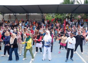 Germas di Ranah Ampek Hulu Tapan Meriah, Ribuan Warga Antusias Ikuti Senam dan Dapat Doorprize