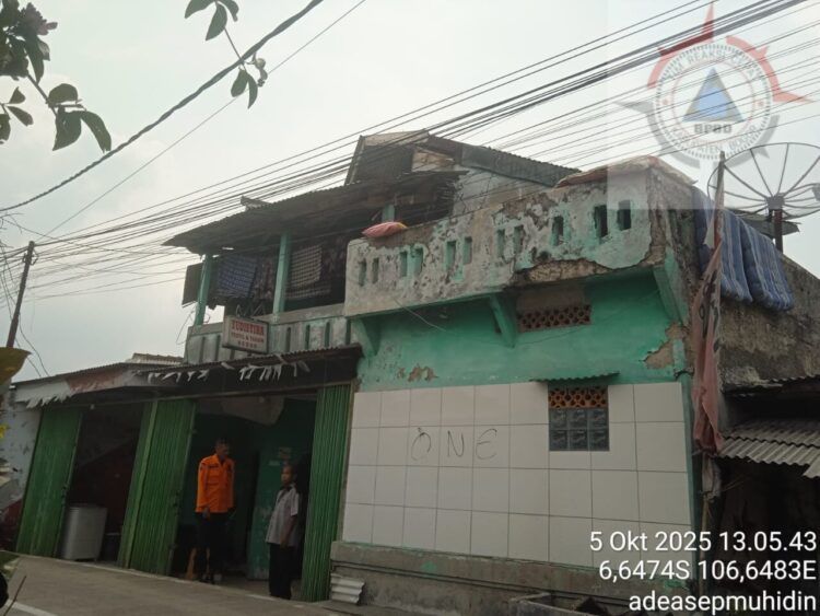 Sejumlah bangunan rusak terdampak angin kencang yang melanda sebagian wilayah di Kabupaten Bogor, Jawa Barat pada Sabtu (4/10).

Foto: BPBD Kabupaten Bogor