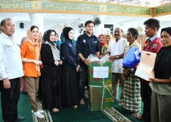 Sambangi Korban Kebakaran, TP-PKK dan DWP Kota Padang Serahkan Bantuan