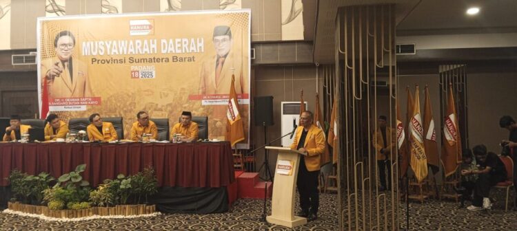 Edi Naswany terpilih aklamasi pimpin Partai Hanura Sumbar periode 2025-2030 dalam musyawarah daerah (Musda) yang digelar di Hotel Pangeran Beach, Padang, Sabtu (18/10).  IST