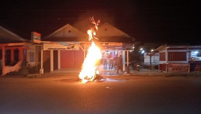 Motor Terbakar Saat Dikendarai di Surantih, Pengendara Selamat