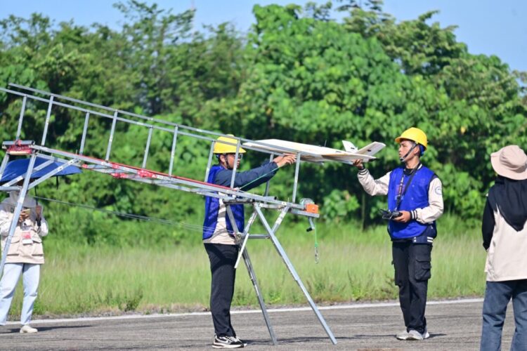 Pelaksanaan Kontes Robot Terbang Indonesia (KRTI) Tahun 2025 yang berlangsung di Runway Lanud Sutan Sjahrir, Sabtu (18/10)