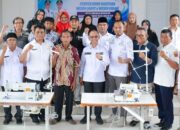 Perindagnaker Agam Salurkan Bantuan Mesin Jahit