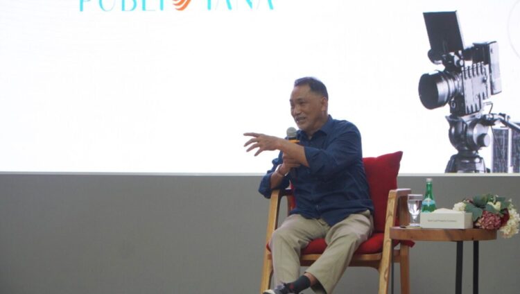 Komisaris Telkom Rizal Mallarangeng pada acara pelatihan jurnalistik dengan para awak media, di Semarang, pada (2/10).