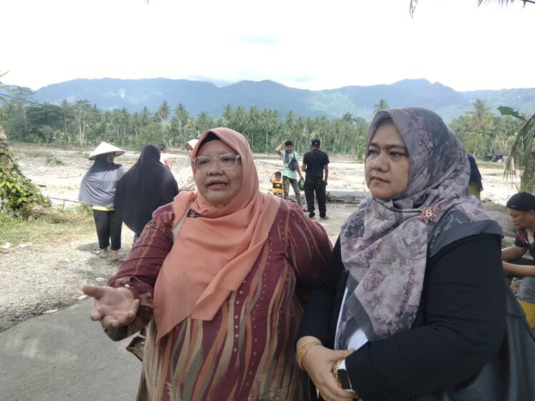 Tim medis Kabupaten Padang Pariaman terus meningkatkan upaya pelayanan kesehatan bagi warga terdampak bencana. IST