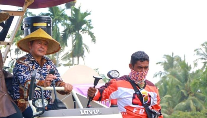 Bupati Pasaman Sebut Petani Tak Boleh Terkendala Garap Lahan