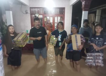Anggota DPRD Pessel Ardiul Gerak Cepat Salurkan Bantuan untuk Korban Banjir Sutera–Lengayang