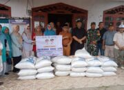 Bupati Yulianto dan Wabup M. Ihpan Salurkan 7,8 Ton Beras ke Lima Titik Daerah Krisis Bencana Pasbar
