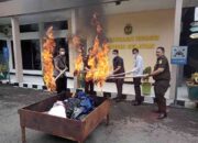 Kejari Pessel Musnahkan Barang Bukti 30 Perkara