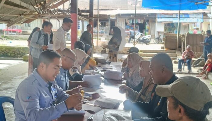 Bank Nagari Cabang Simpang Empat Salurkan Bantuan untuk Korban Terdampak Gempa Pasbar