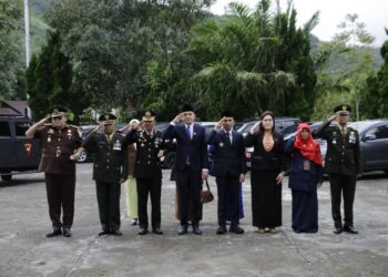 Peringati Hari Pahlawan, Pemko Padang Panjang Ziarah Nasional ke TMP