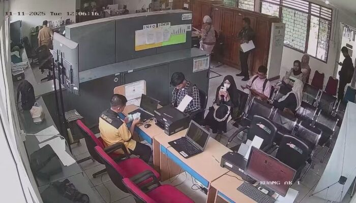 Padang Job Fair 2025, Pencaker Urus AK 1 Membludak