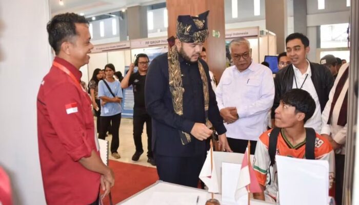 Wako Padang Ajak Generasi Muda Tidak Malas Cari Pekerjaan