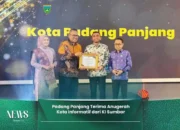 Padang Panjang Terima Anugerah Kota Informatif dari KI Sumbar