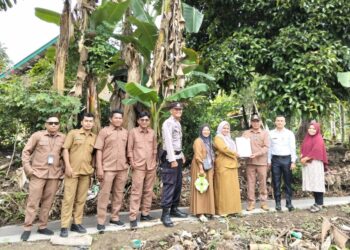 ‎Camat VII Koto Tinjau Pembangunan Irigasi di Nagari Sungai Sariak