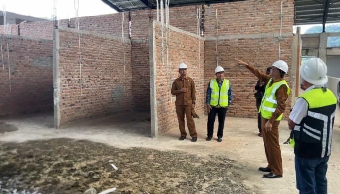 Bupati Hendrajoni Pastikan Pembangunan Pasar Inpres Painan Dilanjutkan Desember 2025