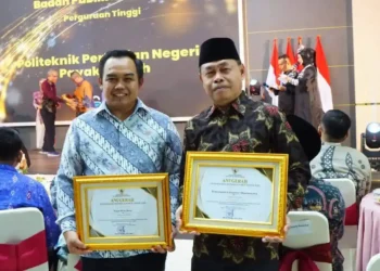 Pemkab Dharmasraya Raih Penghargaan Predikat Kabupaten Informatif dari KI Sumbar