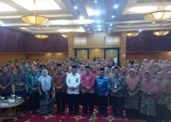 Perdana, Kakanwil Kemenag Sumbar Mustafa Hadiri Acara MAN 1 Padang