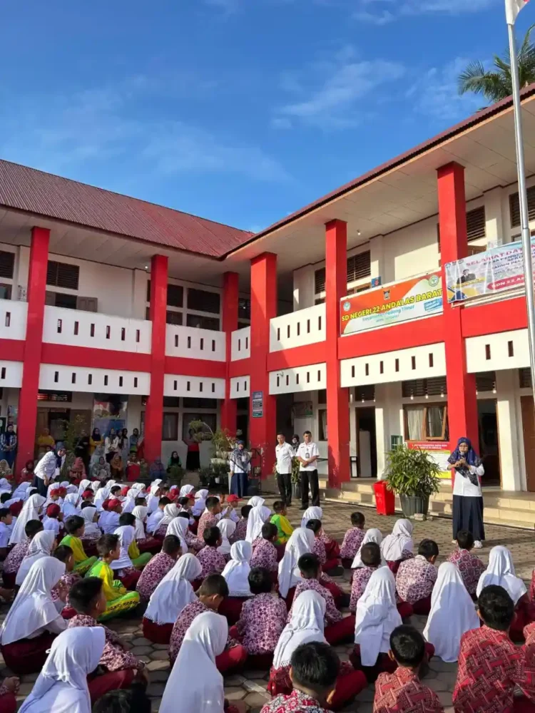 SD Negeri 22 Andalas Barat yang berlokasi di Jalan Andalas No.76, Kelurahan Andalas, Kecamatan Padang Timur, terus memperkuat kualitas pendidikan sebagai salah satu sekolah berakreditasi A di Kota Padang. SILVI