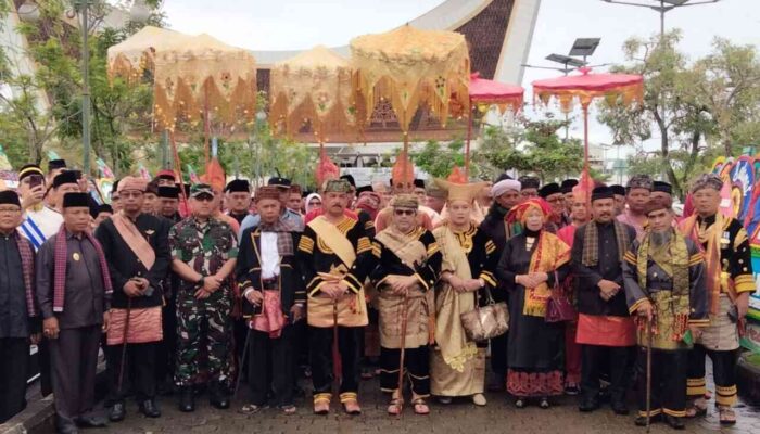 Malewakan Gala Adat Datuak Bagindo Nan Kuniang, Dr. Rahyussalim Harap Jadi Jembatan Budaya Minang-Internasional