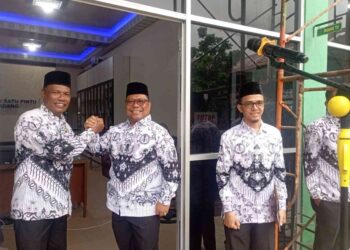 Hujan Lebat Tak Surutkan Semangat Peringati Hari Guru Nasional di MAN 1 dan MTsN 2 Padang